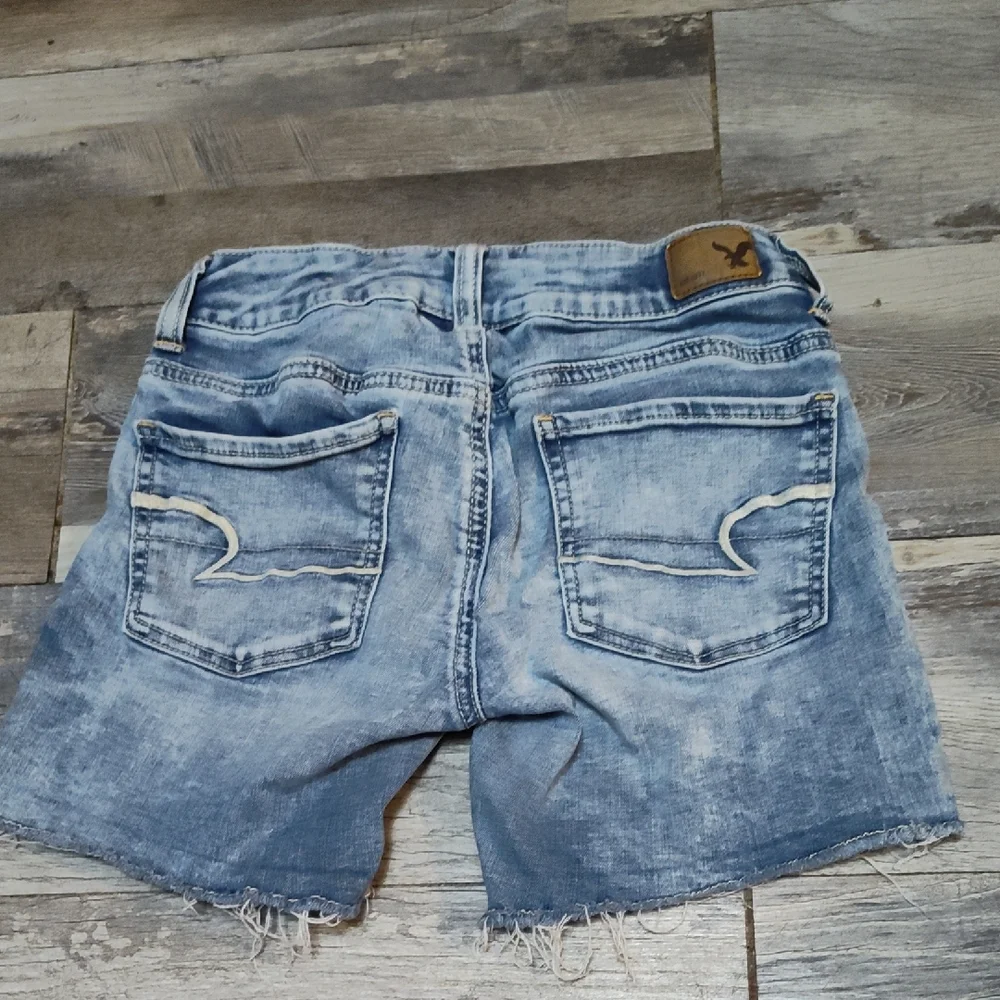 5/$25 SALE American Eagle Size 00 Outfitters Faded Blue Denim Cutoff Shorts